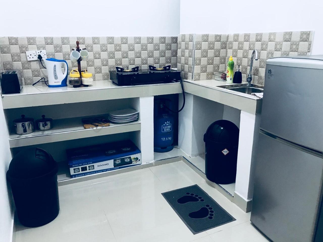 Steps Backpackers Hostel コロンボ エクステリア 写真